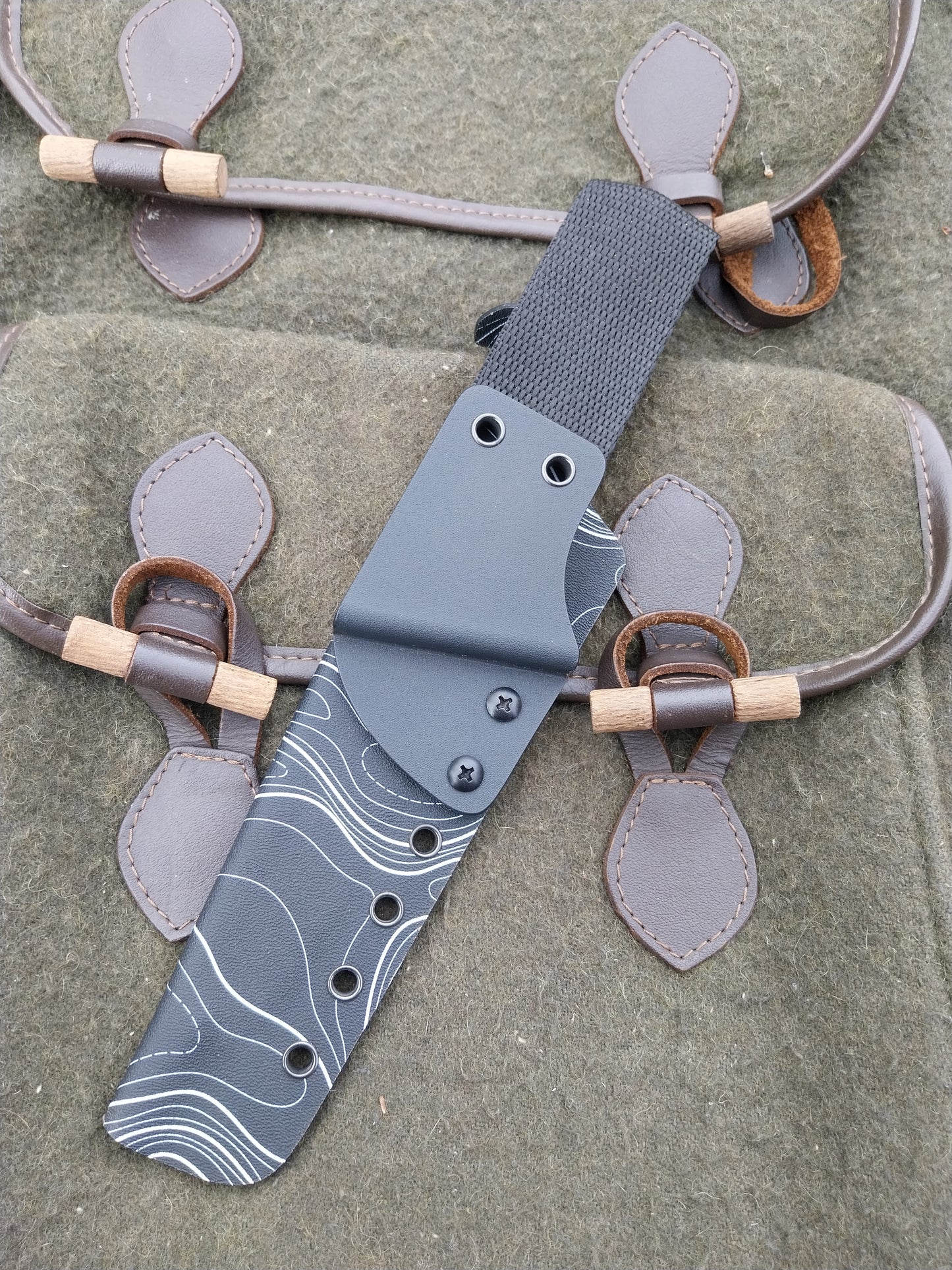 Fallow Catcher Black and White Damascus G10