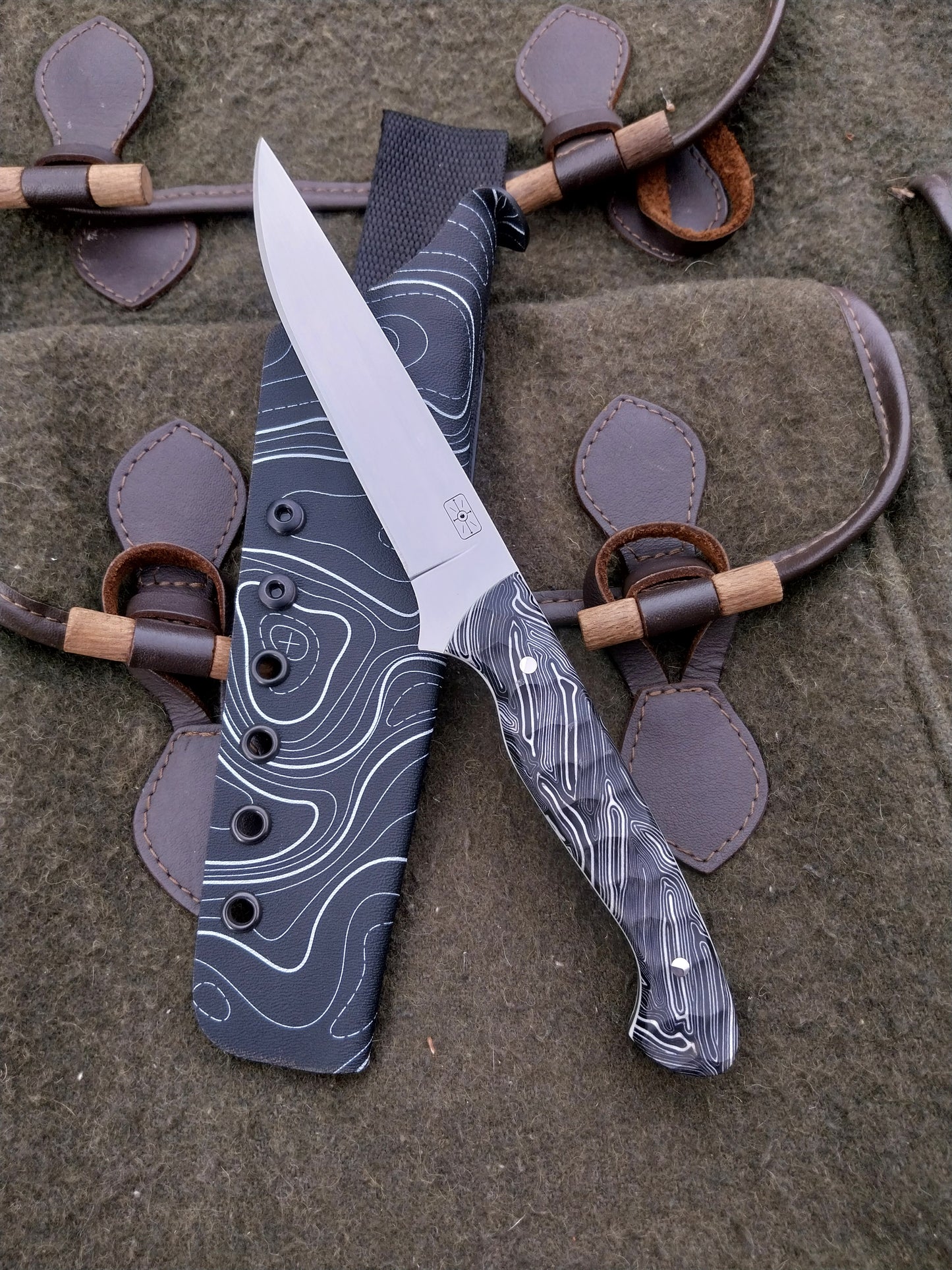 Fallow Catcher Black and White Damascus G10