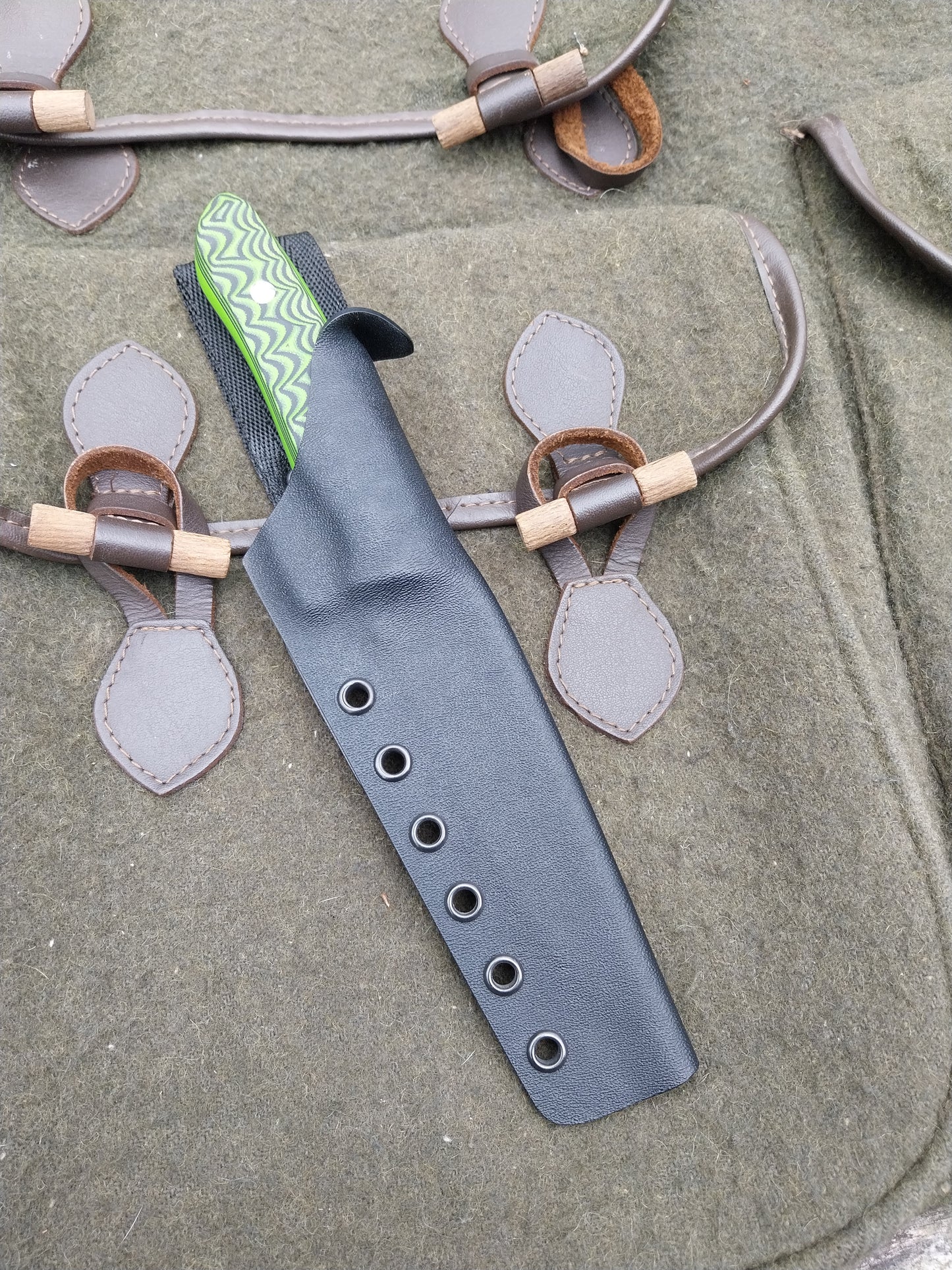 Fallow Stalker Green and black Sure-Touch G10