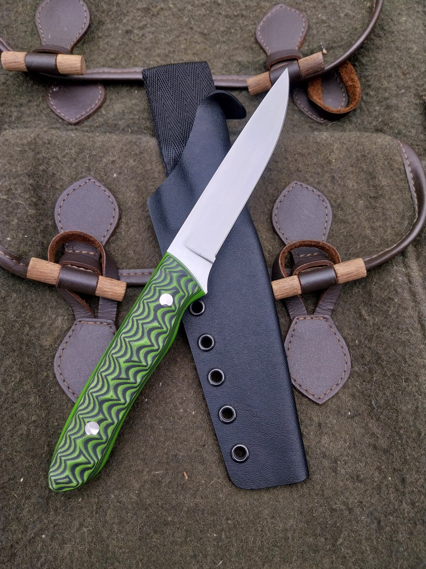Fallow Stalker Green and black Sure-Touch G10