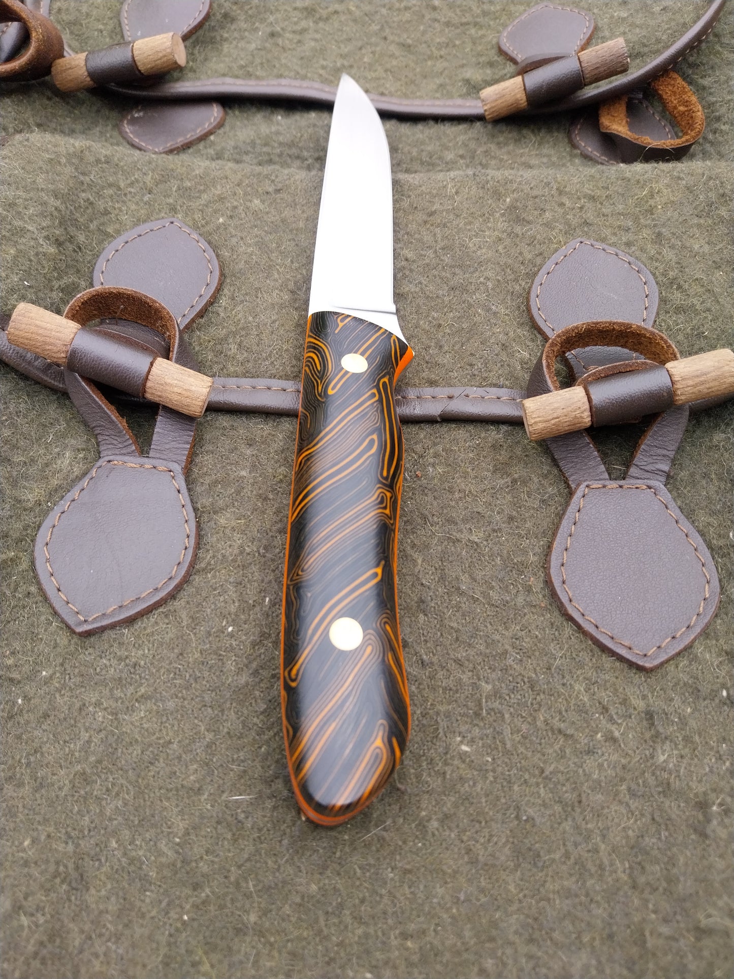 Fallow Stalker Orange and Black damascus G10