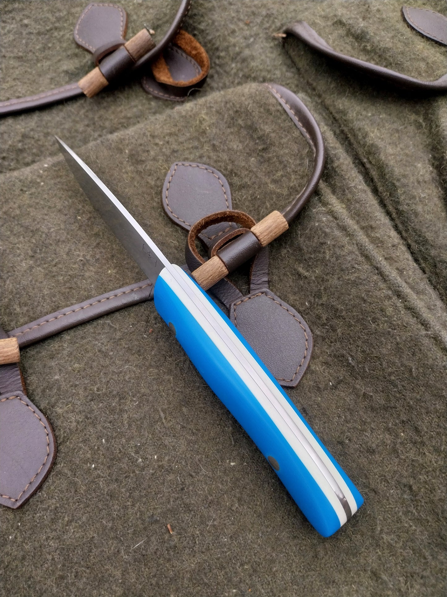Roe Stalker Blue/White G10