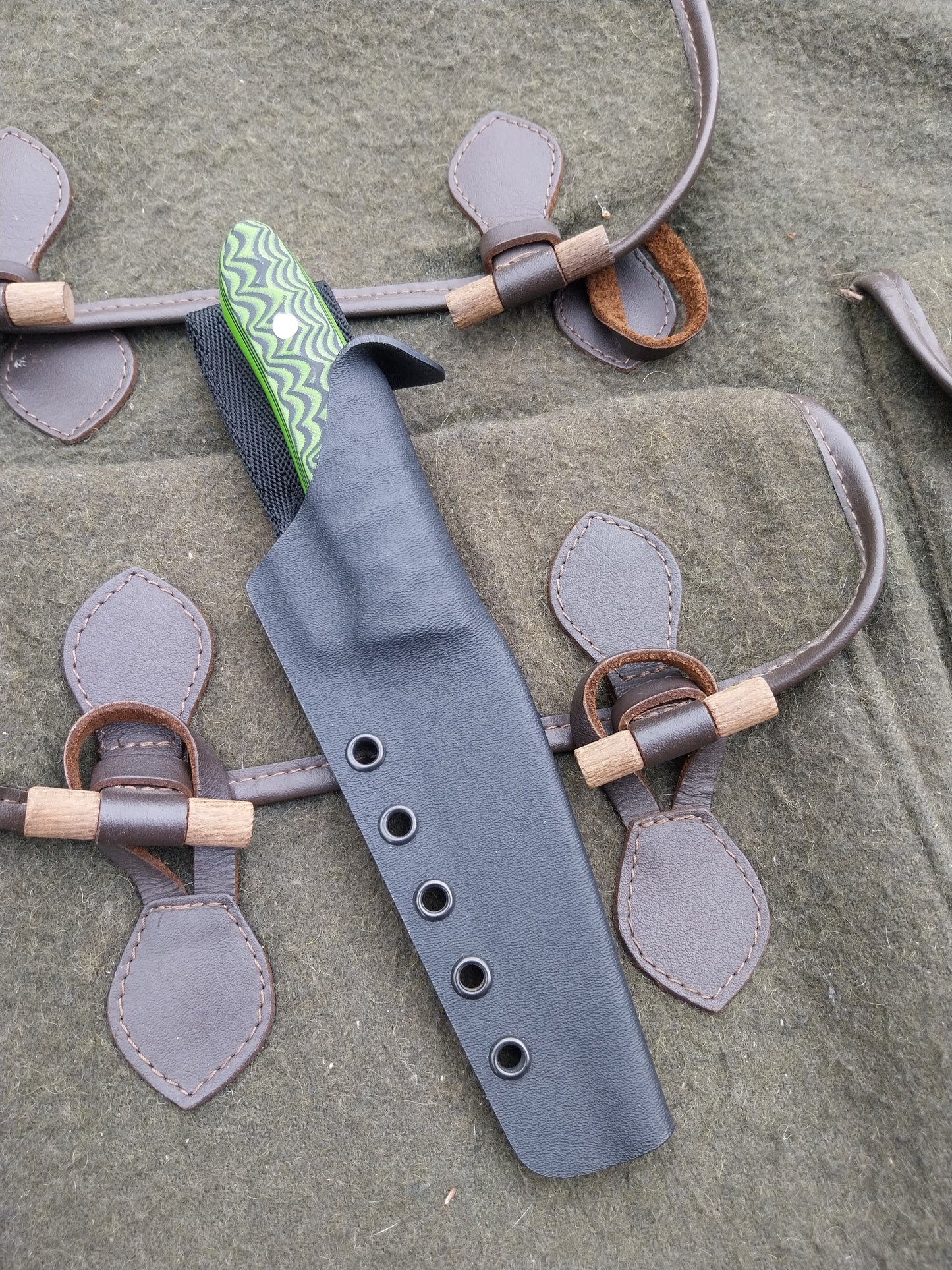 Roe Stalker Green and Black Sure-Touch