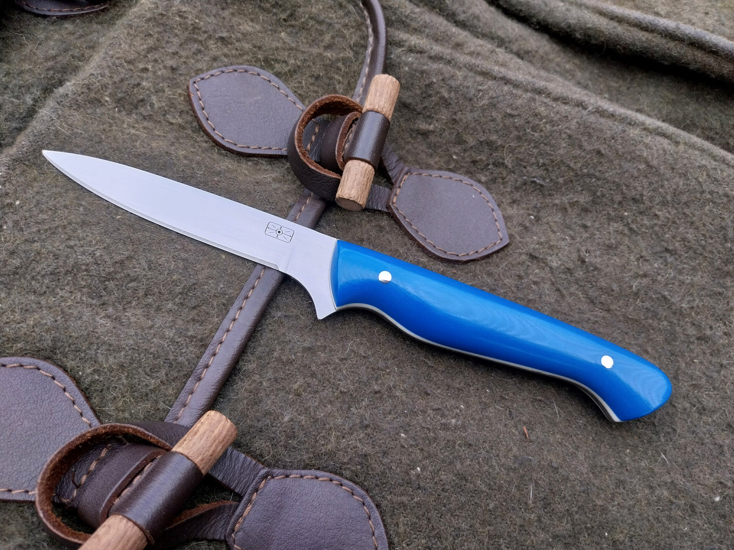 Muntjac Catcher Blue/White