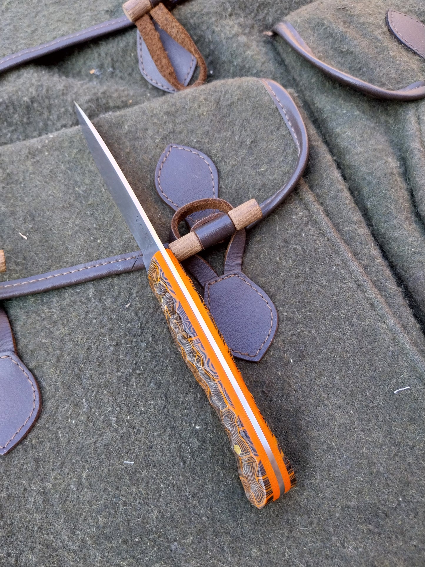 Roe Catcher Orange/Black Damascus G10