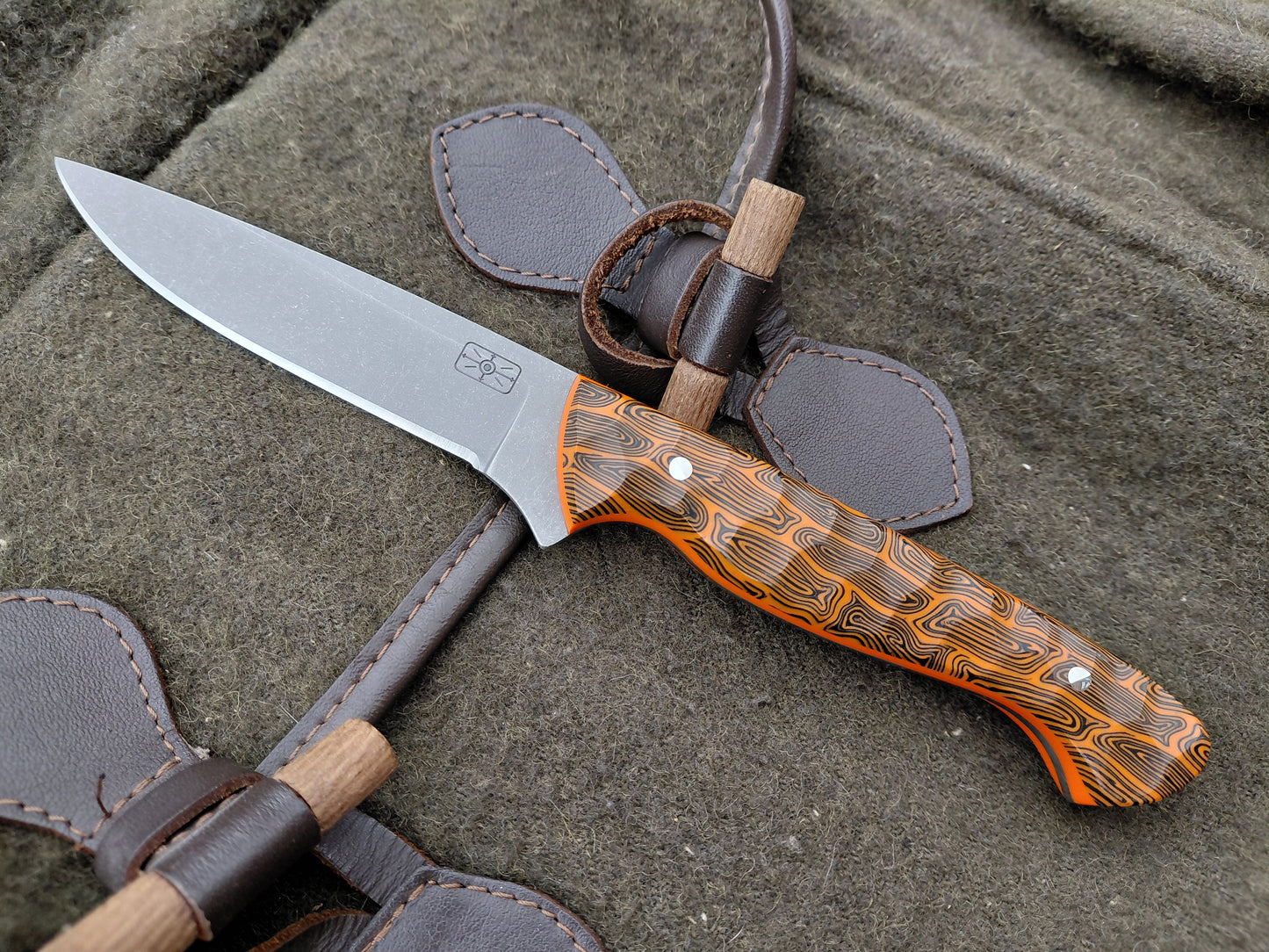 Roe Catcher Orange Damascus G10