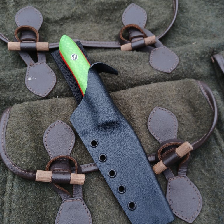 Roe Stalker Green Mamba Juma scales and red G10