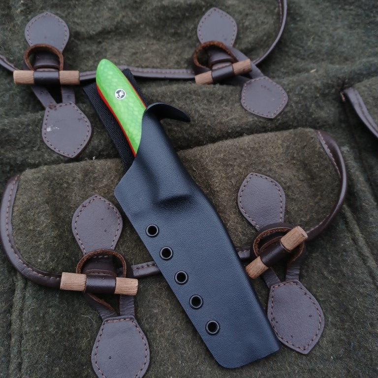 Roe Stalker Green Mamba Juma scales and red G10