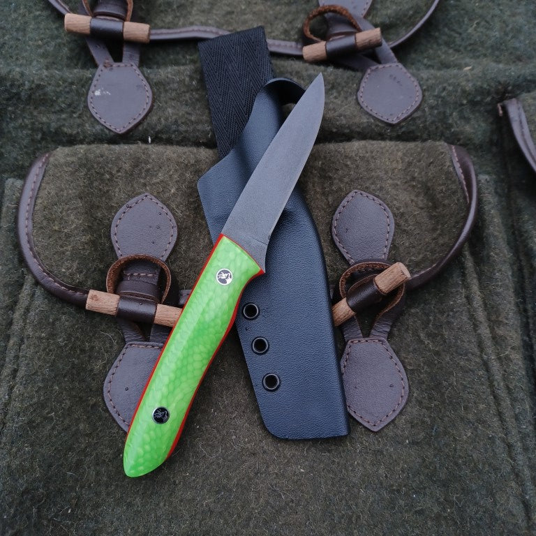 Roe Stalker Green Mamba Juma scales and red G10