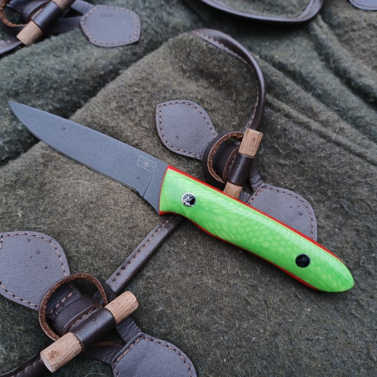 Roe Stalker Green Mamba Juma scales and red G10