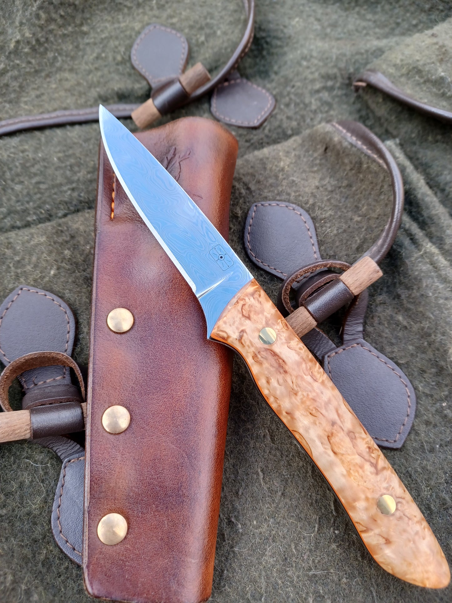 Roe Stalker knife  Thor Damasteel,  Stabilised Masur birch