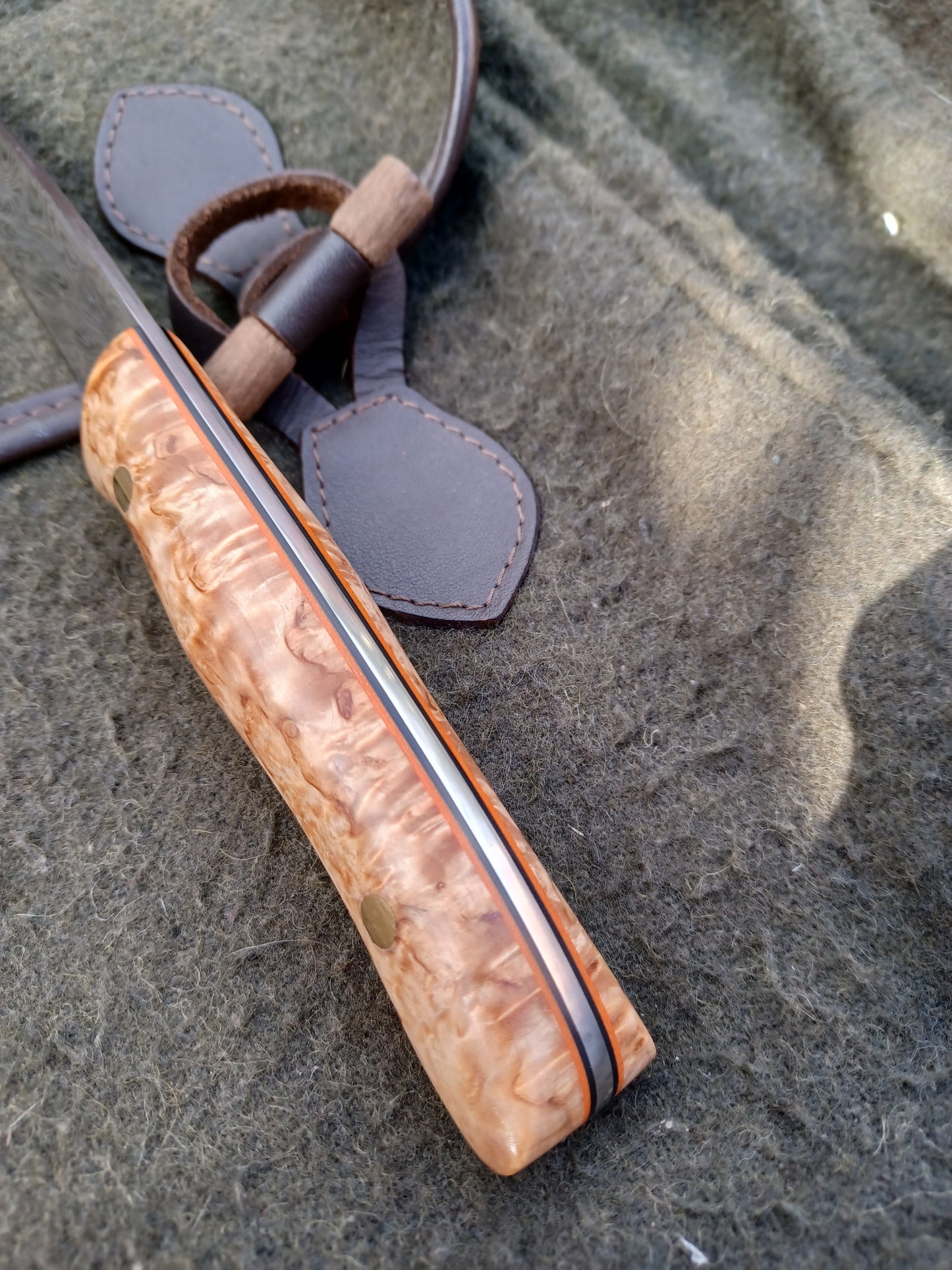 Roe Stalker knife  Thor Damasteel,  Stabilised Masur birch