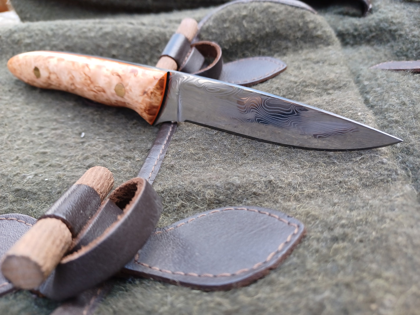 Roe Stalker knife  Thor Damasteel,  Stabilised Masur birch