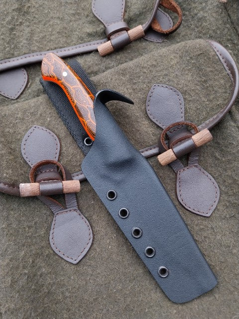 Roe Catcher Damascus orange and black G10