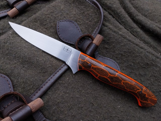 Roe Catcher Damascus orange and black G10