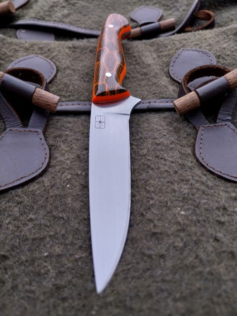 Roe Catcher Damascus orange and black G10