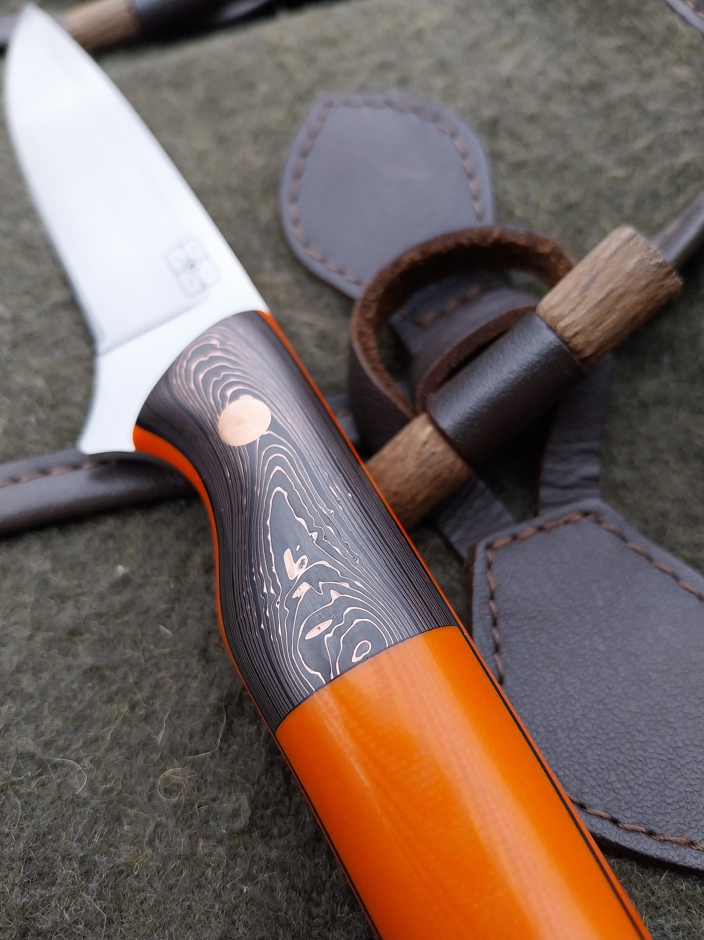 Roe Catcher (Custom Long Handle) carbon fibre/copper damascus, orange G10