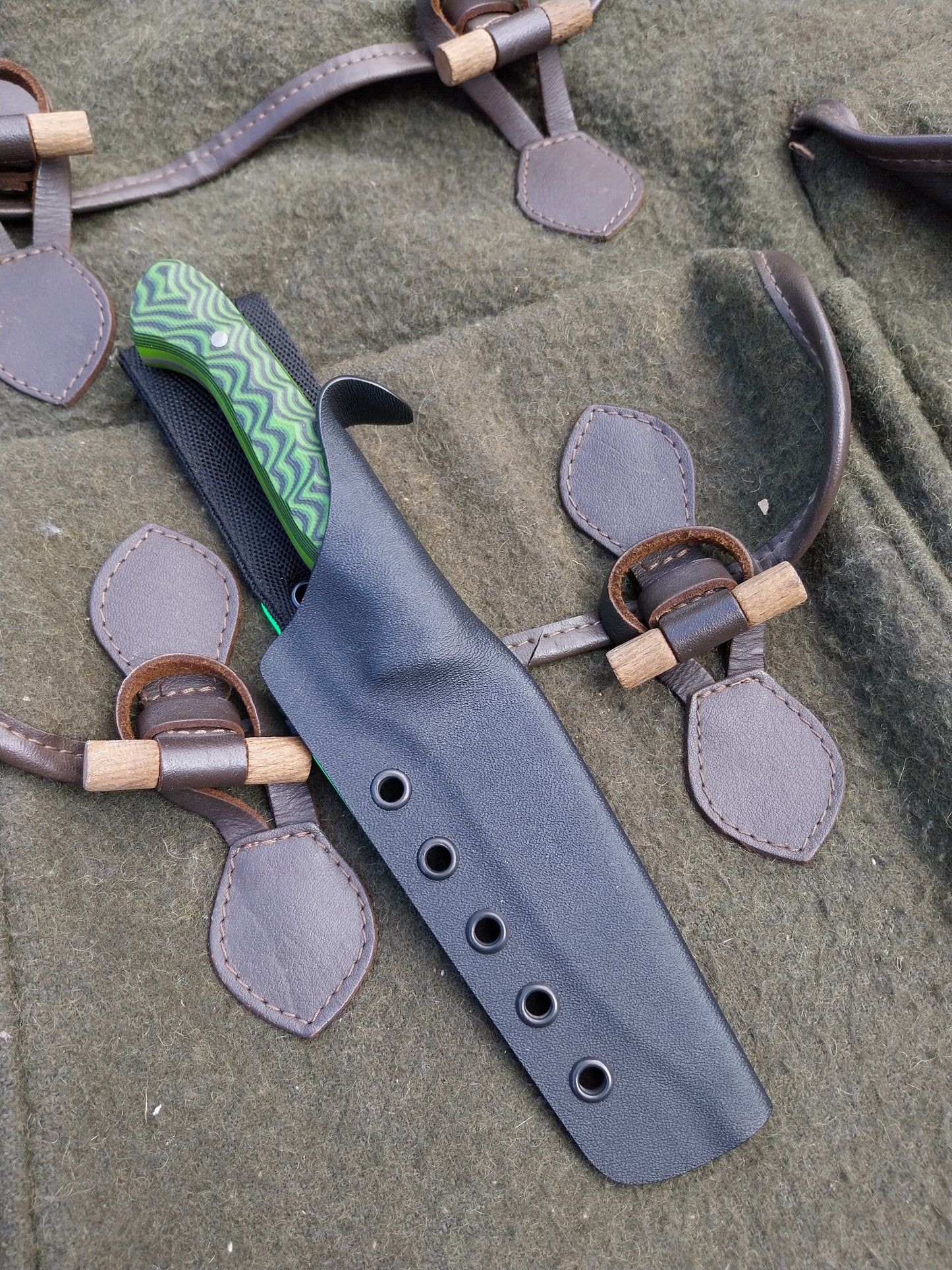 Roe Catcher Green and Black G10