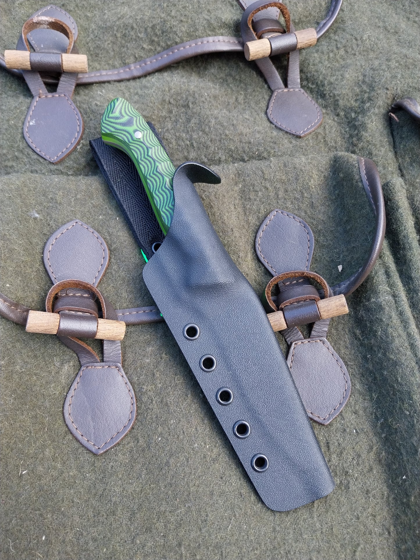 Roe Catcher Green and Black G10