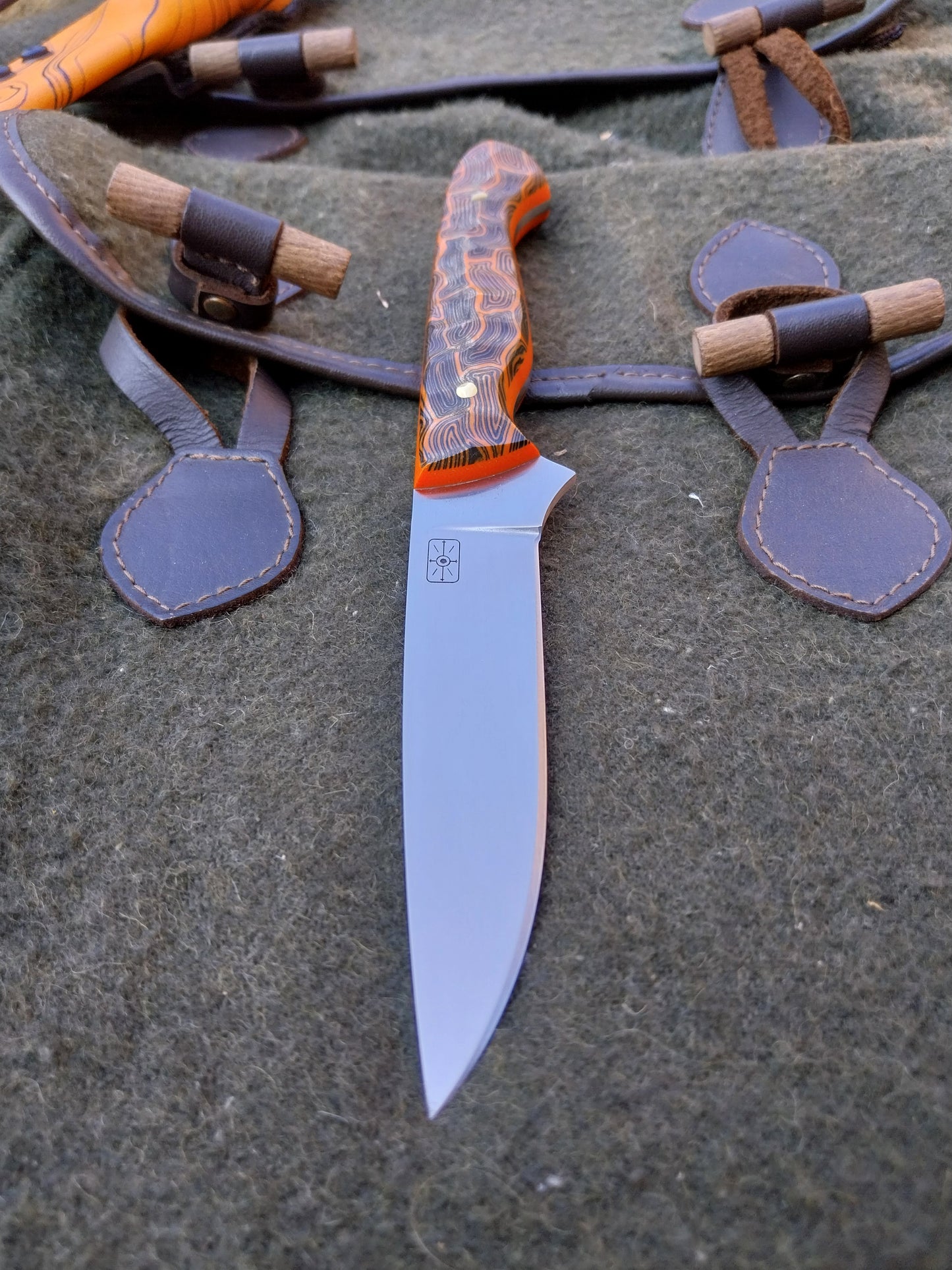 Roe Catcher Orange/Black Damascus G10