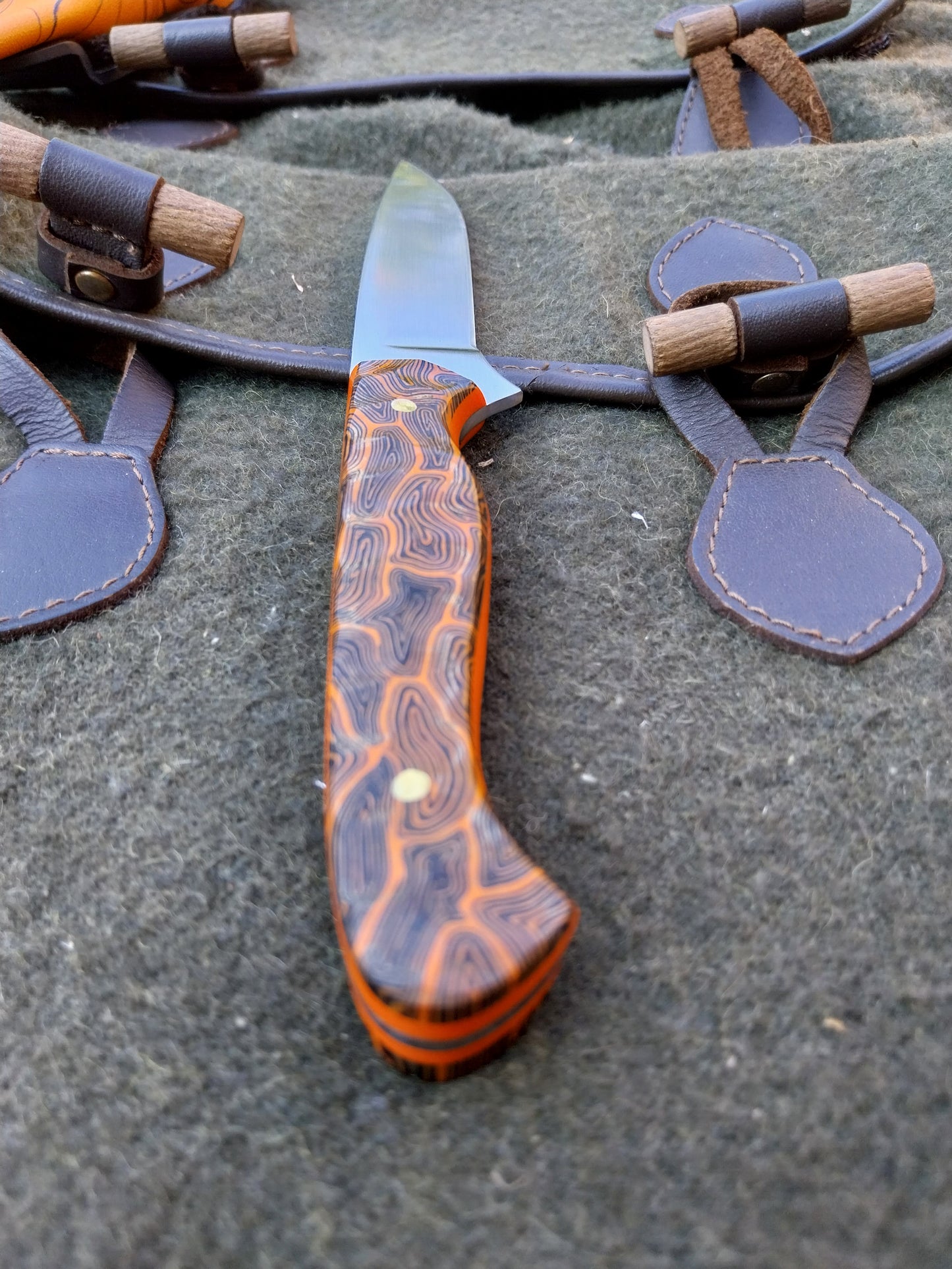Roe Catcher Orange/Black Damascus G10