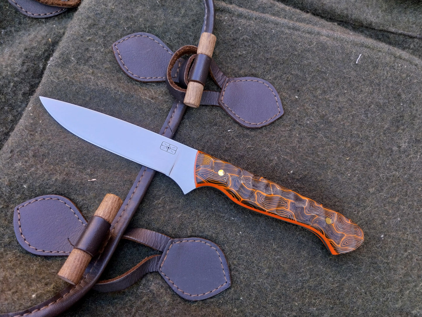 Roe Catcher Orange/Black Damascus G10