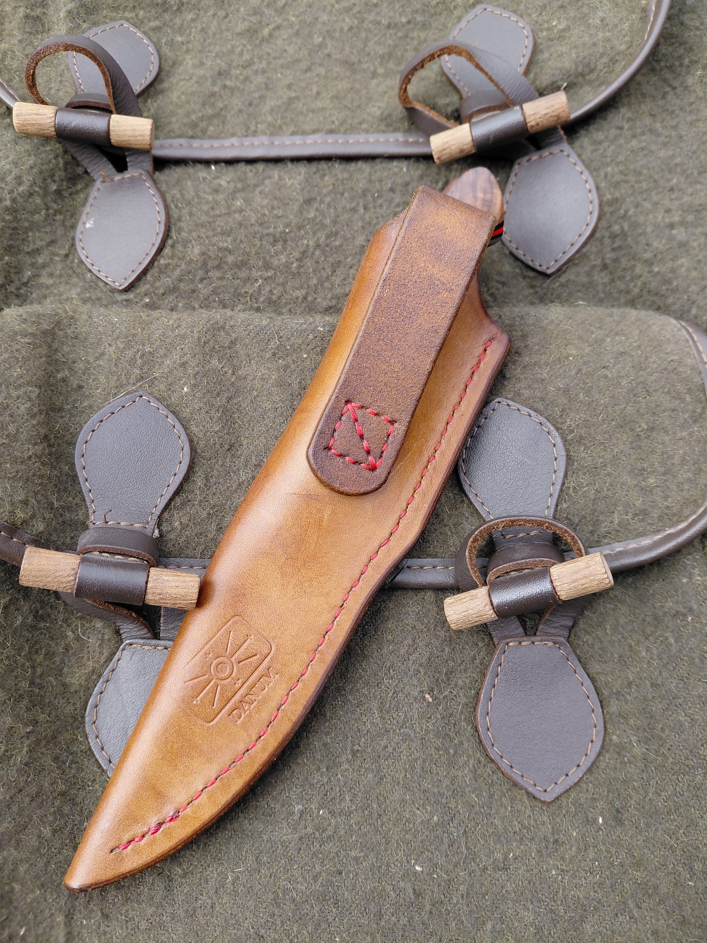 Roe Catcher Antler and Walnut