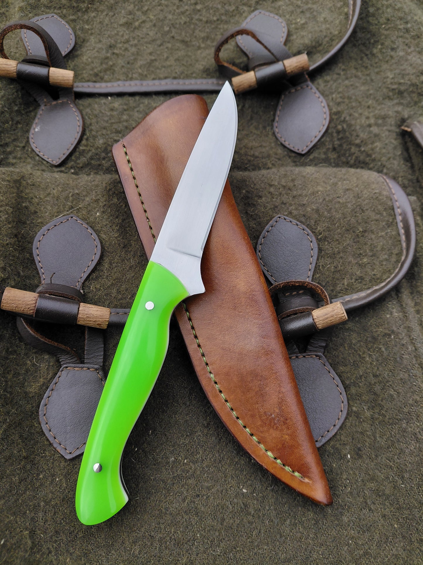 Roe Catcher Green moon glow