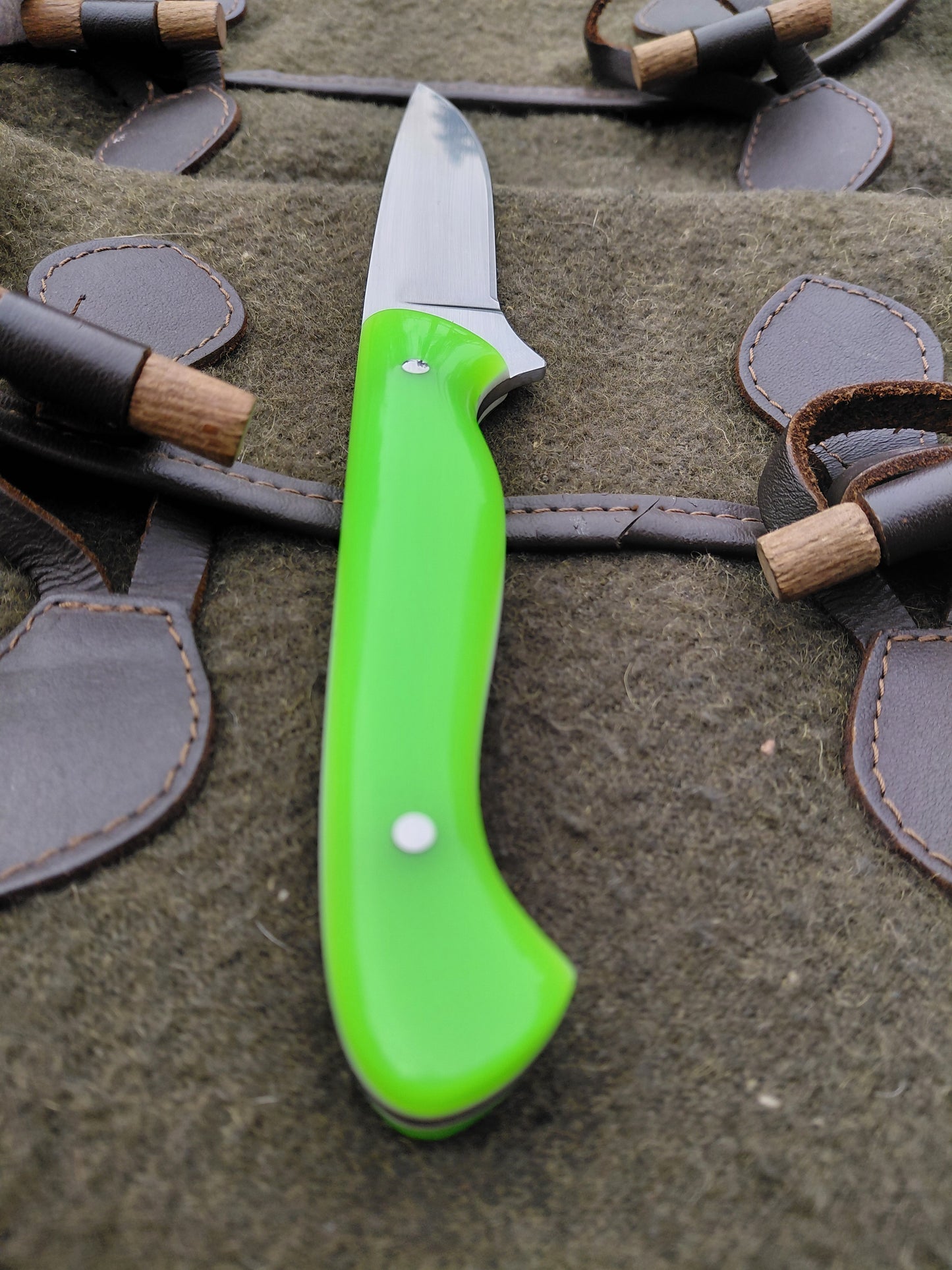Roe Catcher Green moon glow