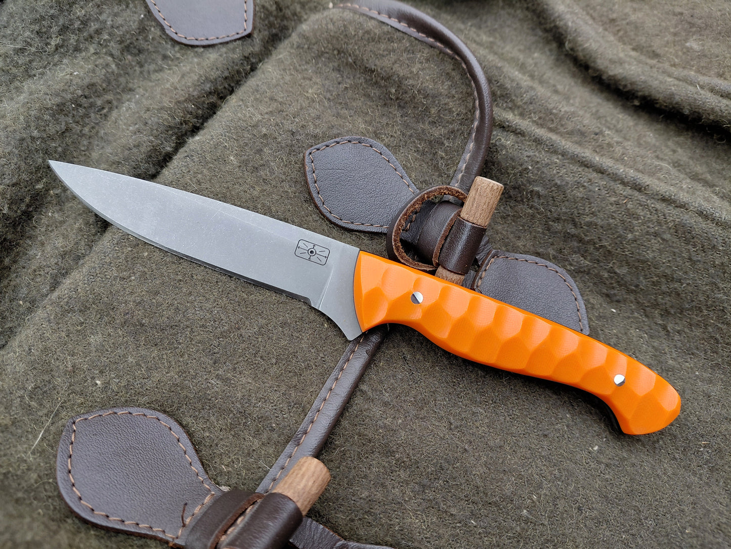 Roe Catcher Orange / Black