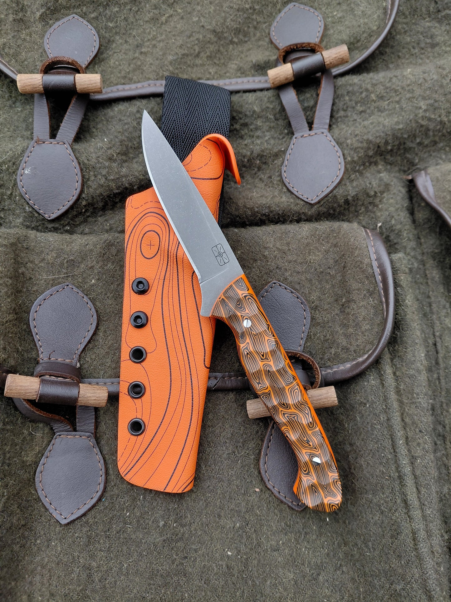 Roe Catcher Orange Damascus G10