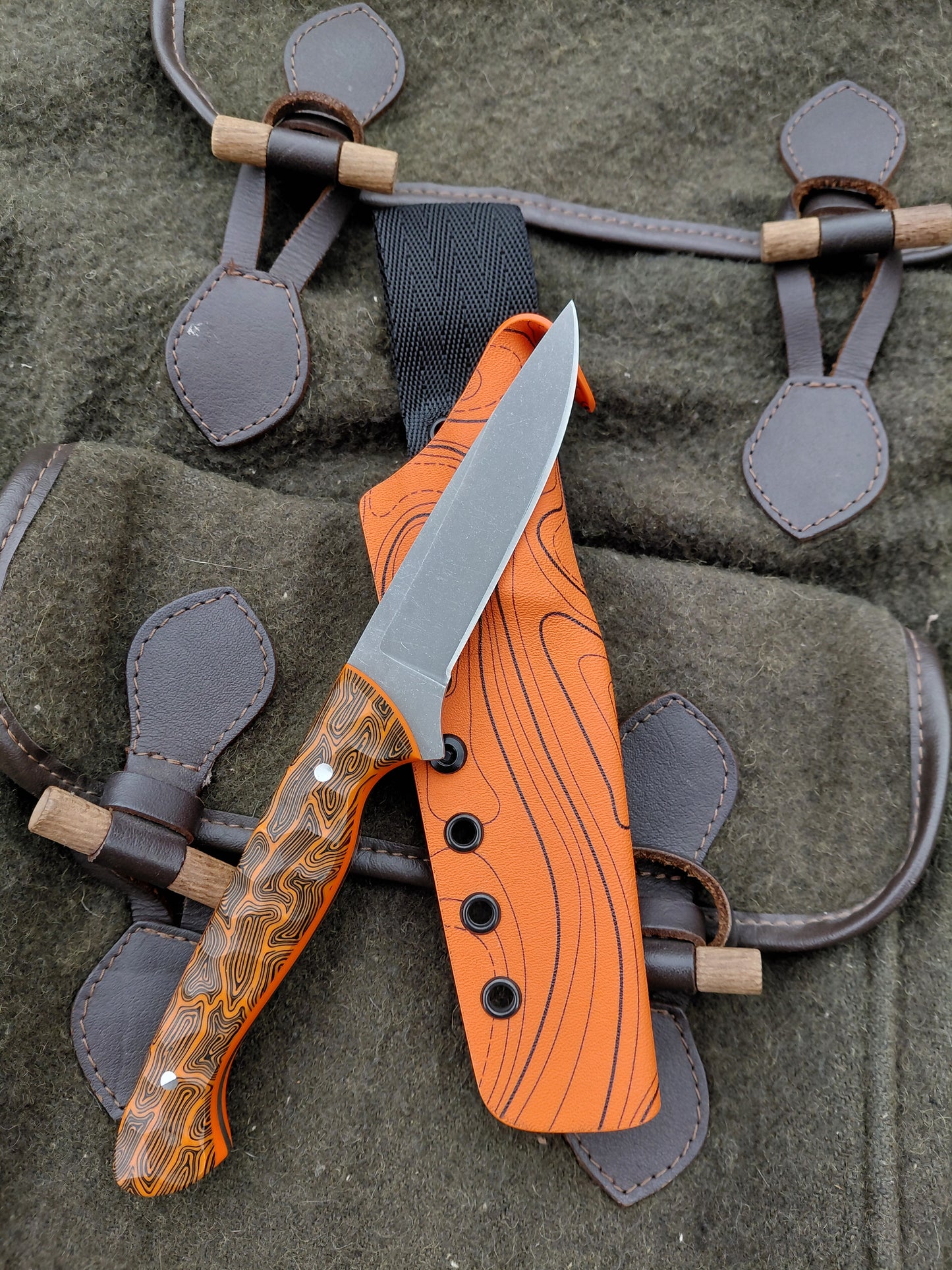 Roe Catcher Orange Damascus G10