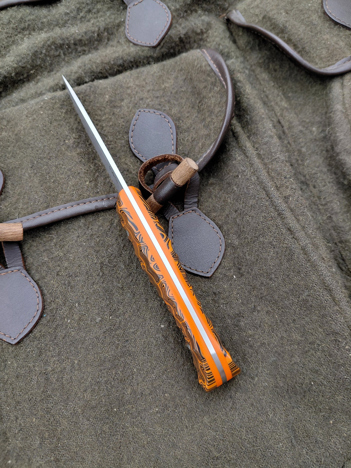 Roe Catcher Orange Damascus G10