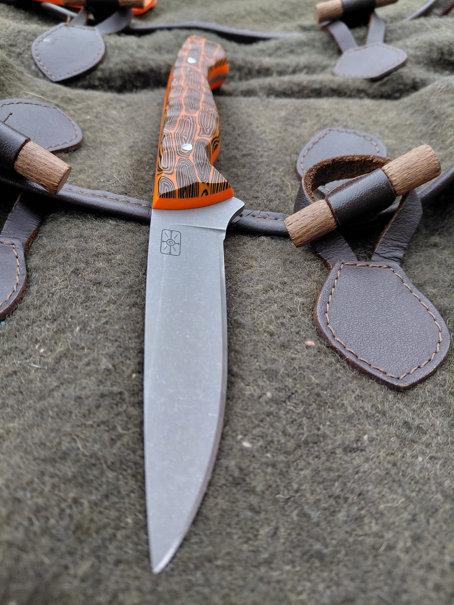 Roe Catcher Orange Damascus G10