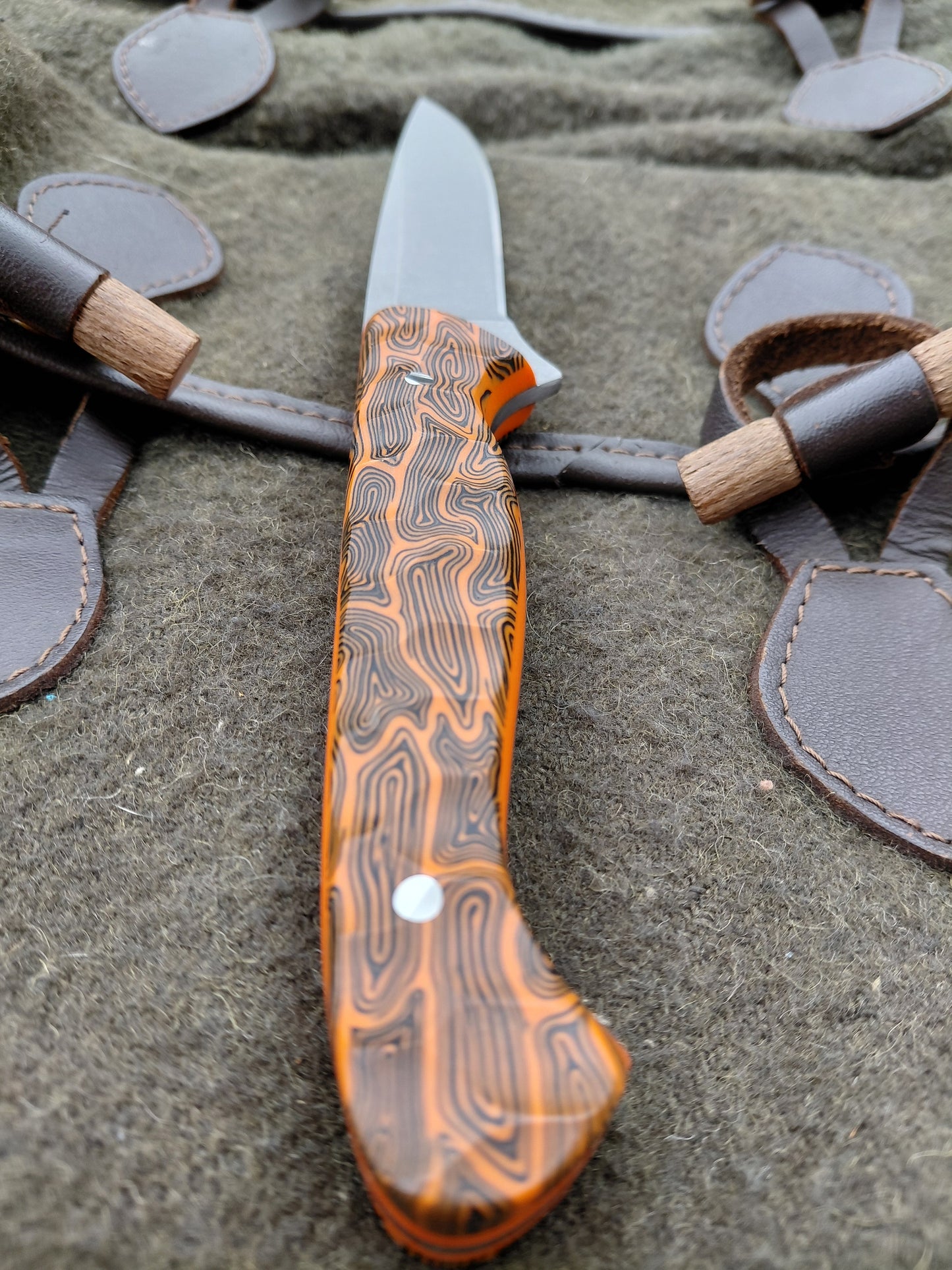 Roe Catcher Orange Damascus G10