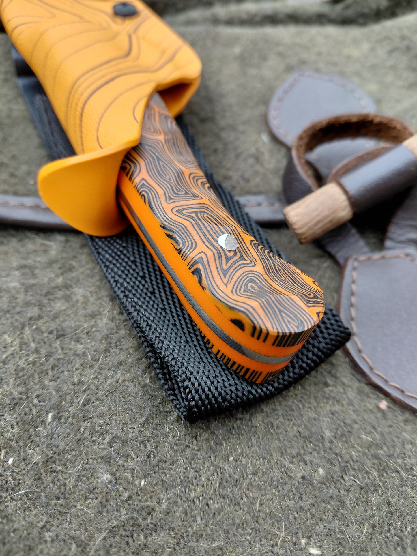 Catcher Orange Damascus G10