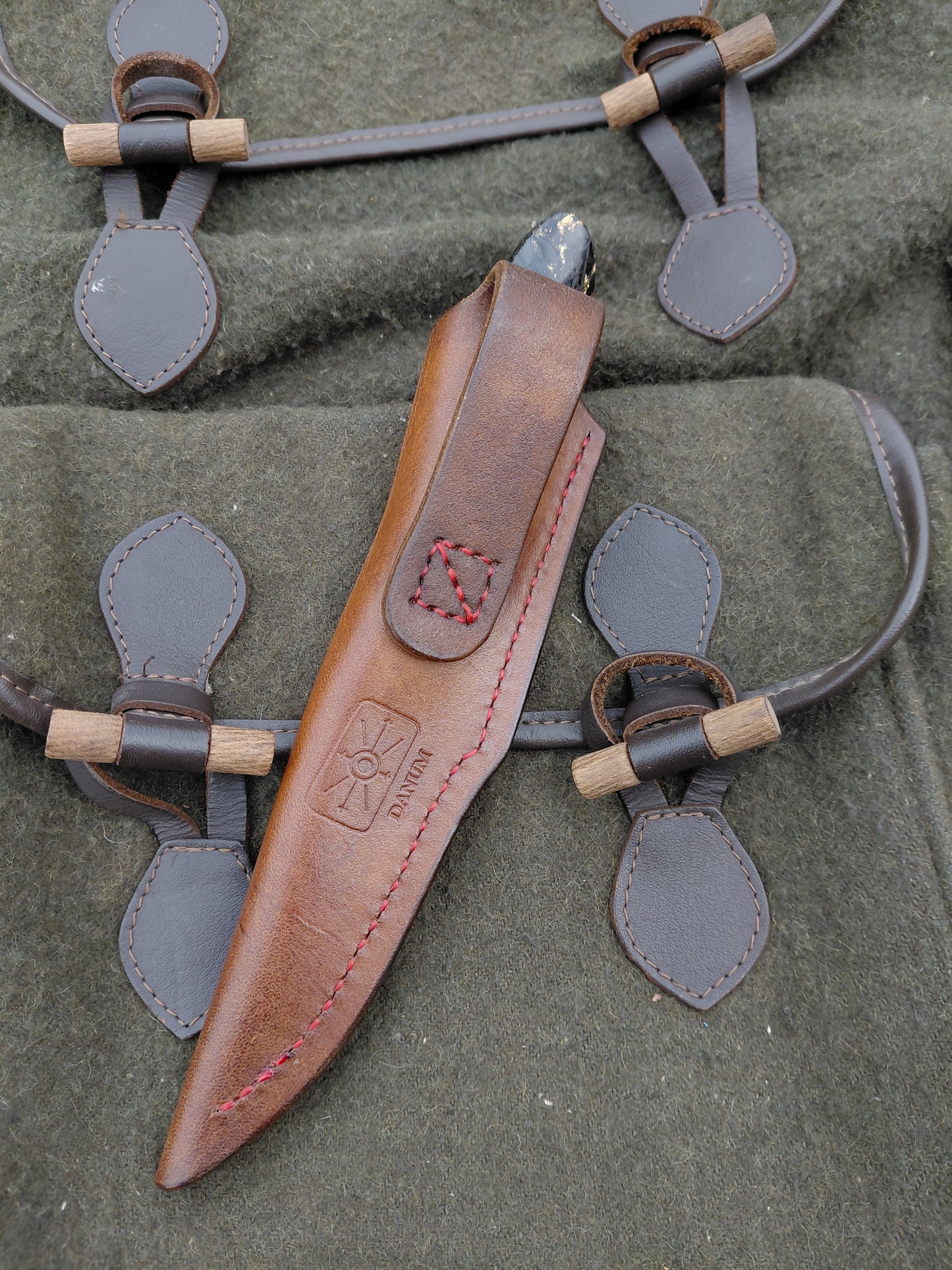 Muntjac Catcher Shredded Carbon fibre and Gold