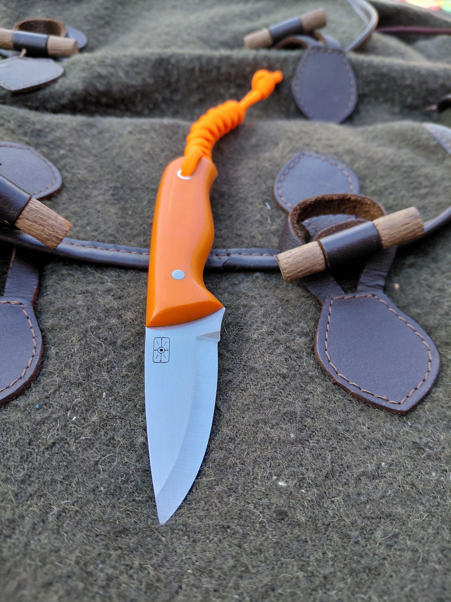 Coney Kit Orange G10 Scandi
