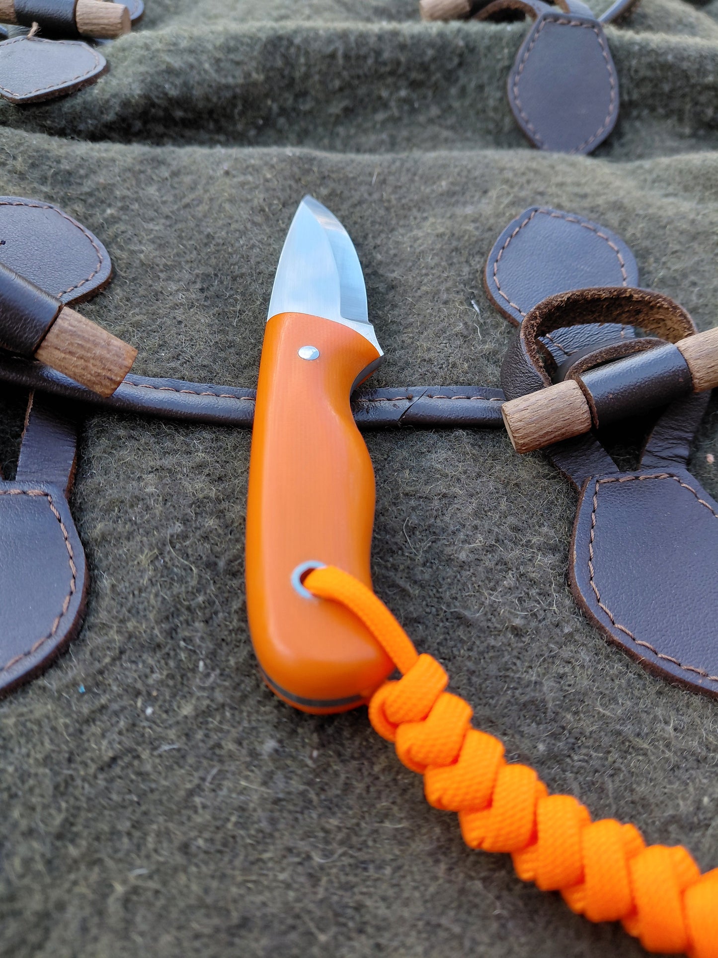 Coney Kit Orange G10 Scandi