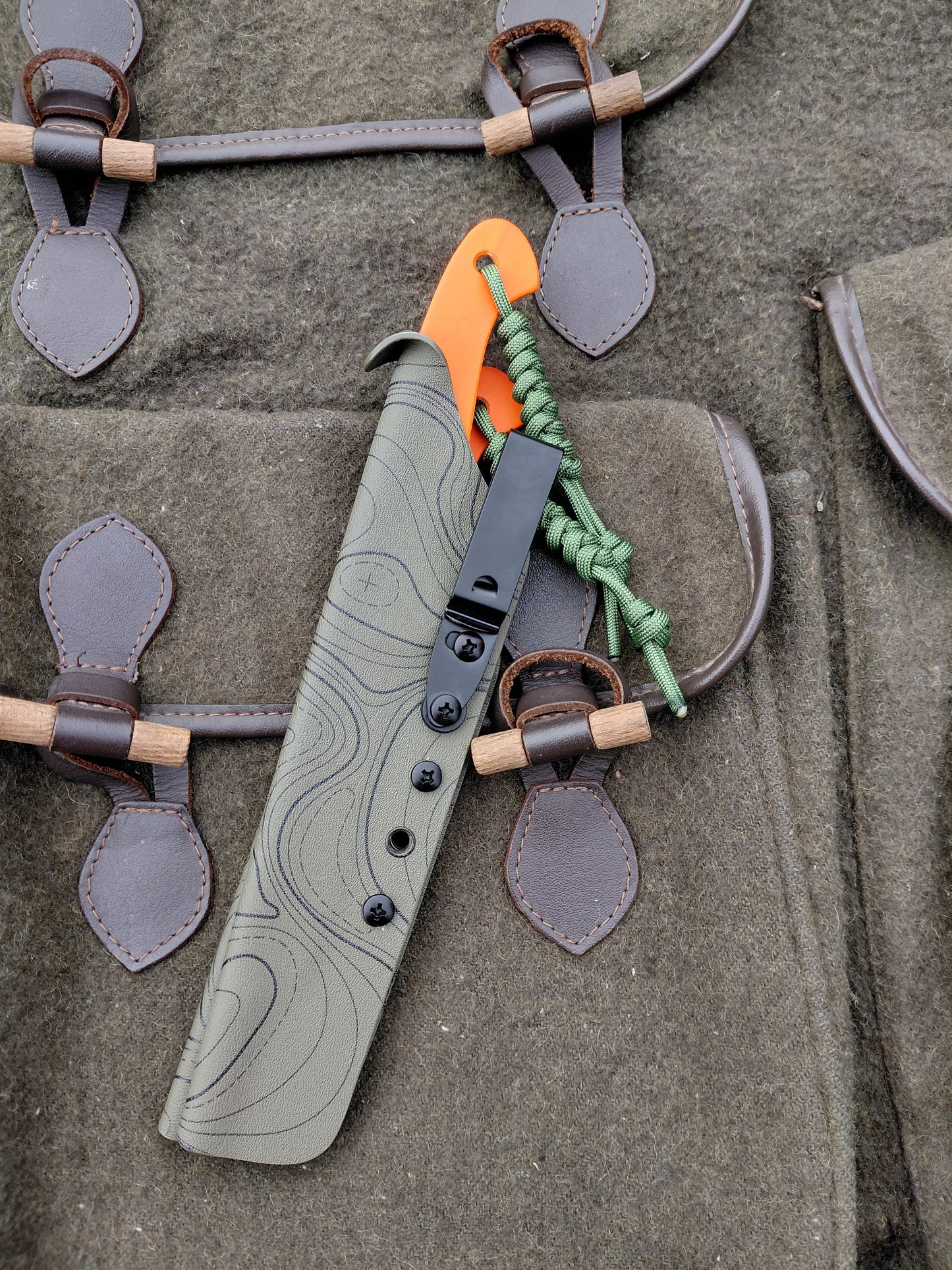 Naked Fallow Catcher and Zipper Catcher Combo (Cerakoted) Green Kydex sheath (Copy)